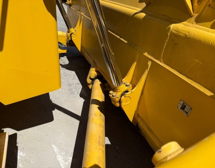 KOMATSU D155 AX-7 ***BRAND NEW***